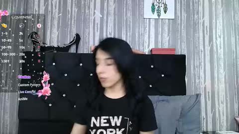 Snapshot of alicee_moonn chatting on 17, 11, 2025 alicee_moonn online show from 17, 11, 2025