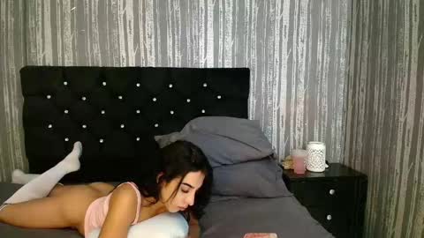 Snapshot of alicee_moonn chatting on 25, 4, 2026 alicee_moonn online show from 25, 4, 2026
