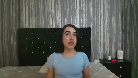 Snapshot of alicee_moonn chatting on 31, 5, 2026 alicee_moonn online show from 31, 5, 2026