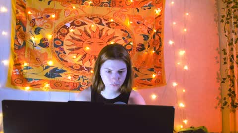 Alice online show from 9, 4, 2026