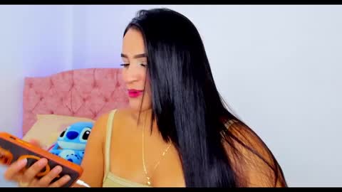 Snapshot of alicekiing_ chatting on 14, 12, 2024 ALICEKIING online show from 14, 12, 2024