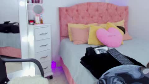 Snapshot of alicekiing_ chatting on 12, 2, 2025 ALICEKIING online show from 12, 2, 2025