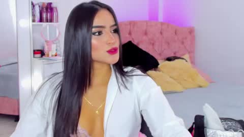 Snapshot of alicekiing_ chatting on 16, 2, 2025 ALICEKIING online show from 16, 2, 2025