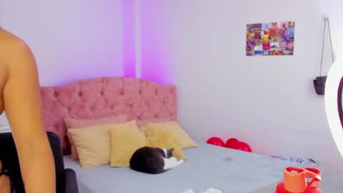 Snapshot of alicekiing_ chatting on 5, 3, 2025 ALICEKIING online show from 5, 3, 2025