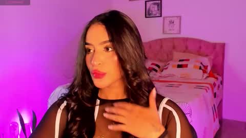 Snapshot of alicekiing_ chatting on 4, 10, 2025 ALICEKIING online show from 4, 10, 2025