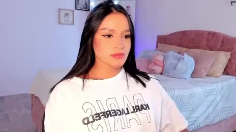 Snapshot of alicekiing_ chatting on 19, 6, 2026 ALICEKIING online show from 19, 6, 2026