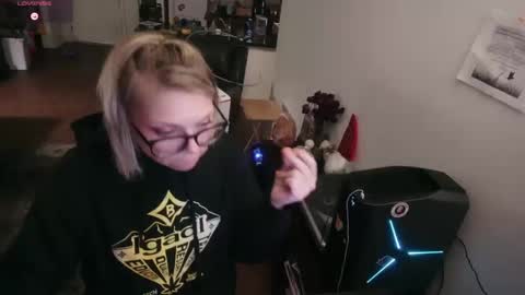 Snapshot of aliceliddell710 chatting on 13, 9, 2025 Alice Liddell online show from 13, 9, 2025