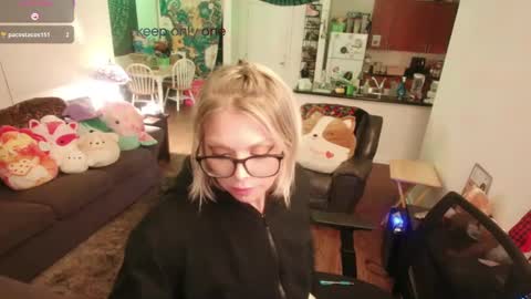 Snapshot of aliceliddell710 chatting on 20, 9, 2025 Alice Liddell online show from 20, 9, 2025