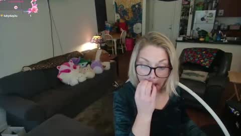 Snapshot of aliceliddell710 chatting on 25, 9, 2025 Alice Liddell online show from 25, 9, 2025