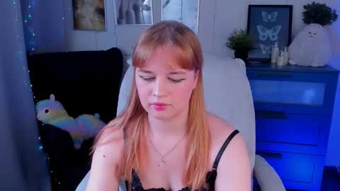 Snapshot of alicepopsy chatting on 22, 11, 2025 Alice online show from 22, 11, 2025