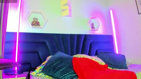 Snapshot of alices_kingsley chatting on 18, 5, 2026 Alice online show from 18, 5, 2026