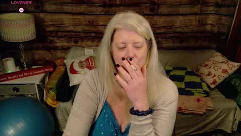 Snapshot of alicescuriosity chatting on 14, 12, 2024 Alices Curiosity online show from 14, 12, 2024