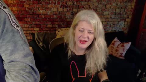 Snapshot of alicescuriosity chatting on 12, 1, 2025 Alices Curiosity online show from 12, 1, 2025