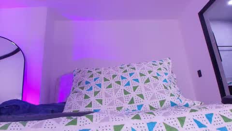 Snapshot of alicia_kyse chatting on 14, 11, 2025 Alicia Kyse online show from 14, 11, 2025