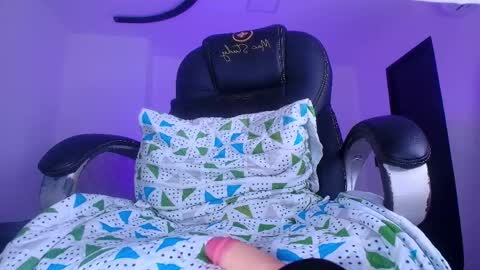 Snapshot of alicia_kyse chatting on 8, 4, 2026 Alicia Kyse online show from 8, 4, 2026