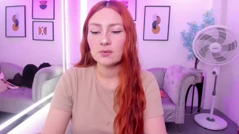 Snapshot of alicia_leclair chatting on 7, 11, 2025 alicia online show from 7, 11, 2025