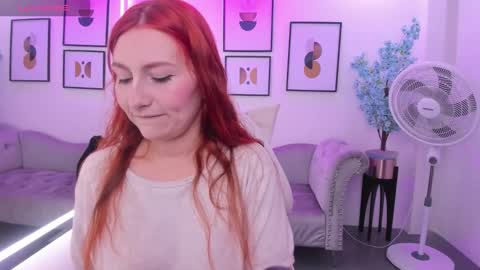 Snapshot of alicia_leclair chatting on 19, 11, 2025 alicia online show from 19, 11, 2025