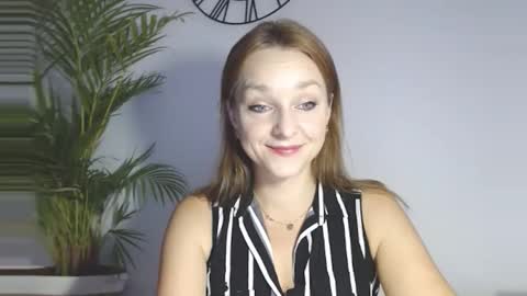 Snapshot of alicialux chatting on 20, 11, 2025 Alicia online show from 20, 11, 2025