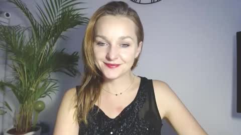 Snapshot of alicialux chatting on 17, 12, 2025 Alicia online show from 17, 12, 2025