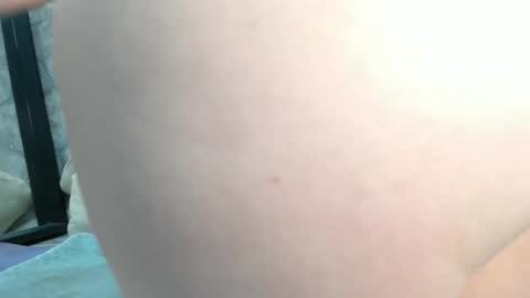 alidaalida2 online show from 9, 9, 2025