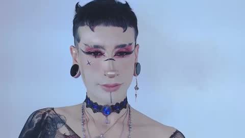 Snapshot of alienexxx chatting on 5, 5, 2026 online show from 5, 5, 2026