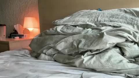 Snapshot of aliensuppstar chatting on 9, 4, 2026 Aliensuppstar online show from 9, 4, 2026