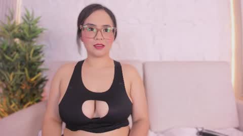 Snapshot of alihamilton_ chatting on 24, 7, 2026 Aliha online show from 24, 7, 2026