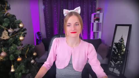 Snapshot of aliice_cartier chatting on 12, 1, 2025 Alice online show from 12, 1, 2025