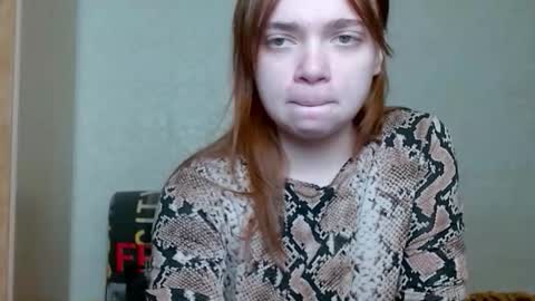 Snapshot of aliiice_stone chatting on 8, 10, 2025 Alice online show from 8, 10, 2025