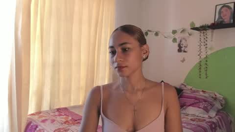 Snapshot of alikaa_nia chatting on 20, 1, 2025 online show from 20, 1, 2025