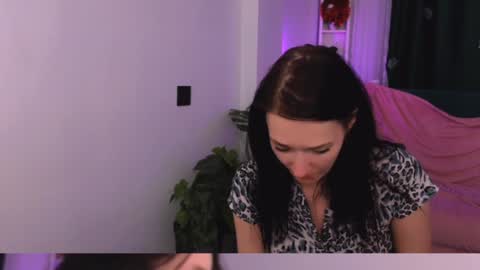 Snapshot of alina_cute_ chatting on 1, 1, 2025 Alina online show from 1, 1, 2025