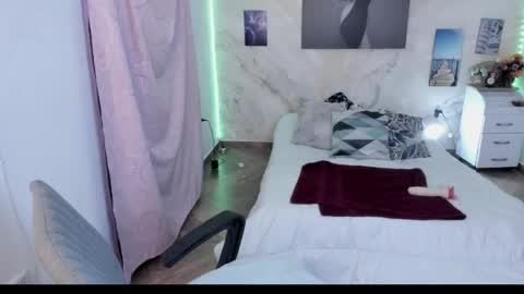 alinabozz1 online show from 13, 4, 2026