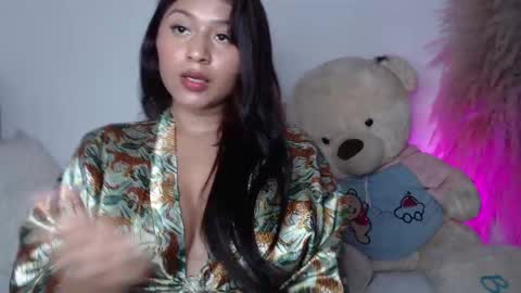 Snapshot of alinakiss_ chatting on 7, 1, 2025 lili online show from 7, 1, 2025