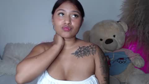 Snapshot of alinakiss_ chatting on 8, 1, 2025 lili online show from 8, 1, 2025