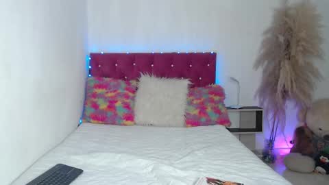 Snapshot of alinakiss_ chatting on 12, 10, 2025 lili online show from 12, 10, 2025