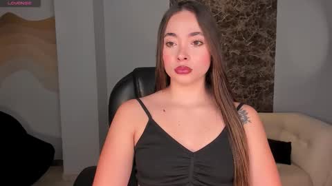 alinakravitz_ online show from 20, 10, 2025