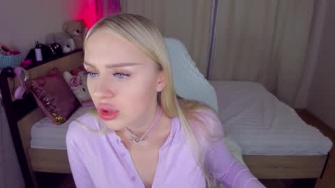 Snapshot of alinaocean chatting on 20, 10, 2025 alinaocean online show from 20, 10, 2025