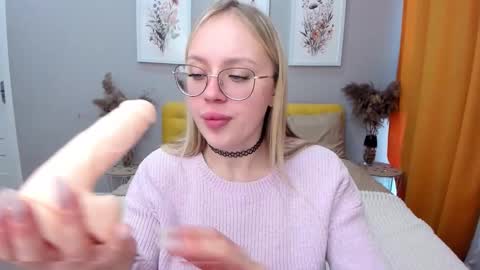 Snapshot of alinaocean chatting on 22, 11, 2025 alinaocean online show from 22, 11, 2025