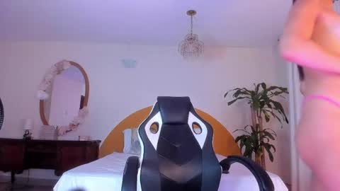 AlinaSimmons online show from 3, 6, 2026