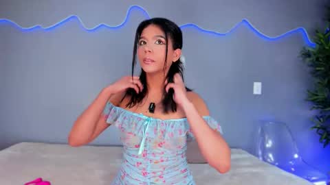 Snapshot of alinasweett_ chatting on 2, 12, 2025 online show from 2, 12, 2025