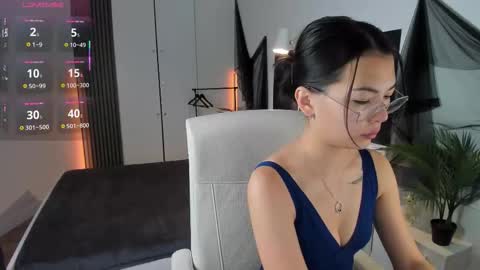 Snapshot of alisasian chatting on 25, 11, 2025 Alice online show from 25, 11, 2025