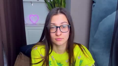 Snapshot of alishamurray chatting on 12, 12, 2024 Alina online show from 12, 12, 2024