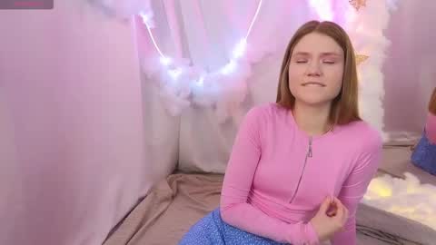 Alisia online show from 12, 10, 2025