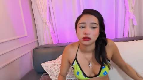 Snapshot of alison_ferrera chatting on 17, 4, 2026 Ali online show from 17, 4, 2026