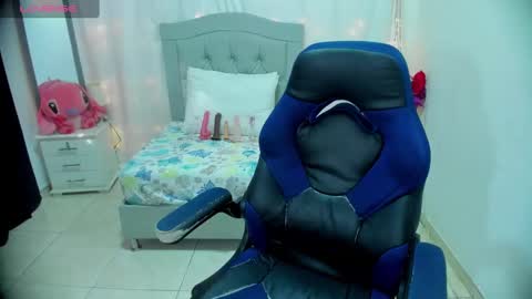 Snapshot of alison_girl22 chatting on 13, 1, 2025 Alison online show from 13, 1, 2025