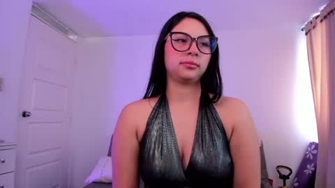 Snapshot of alissia_viera chatting on 1, 2, 2025 iraide online show from 1, 2, 2025