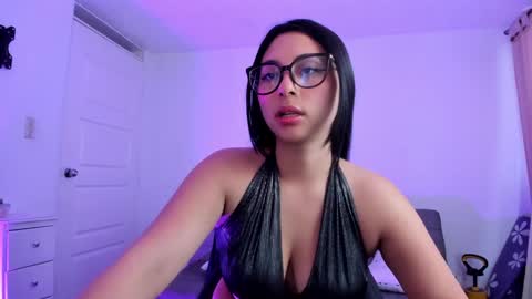 Snapshot of alissia_viera chatting on 1, 2, 2025 iraide online show from 1, 2, 2025