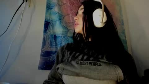 Alisson369  online show from 3, 2, 2026