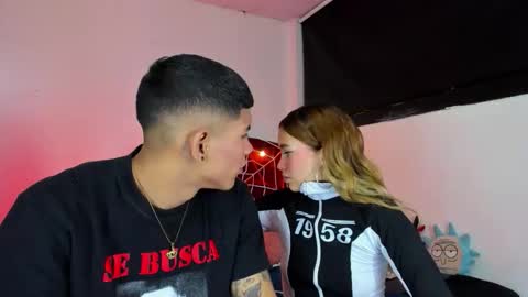 Snapshot of alisson_and_jhonny chatting on 23, 10, 2025 Aliandjho online show from 23, 10, 2025