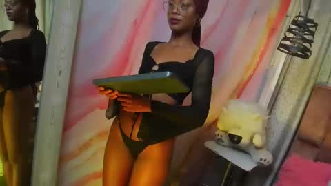 alix noa online show from 25, 10, 2025